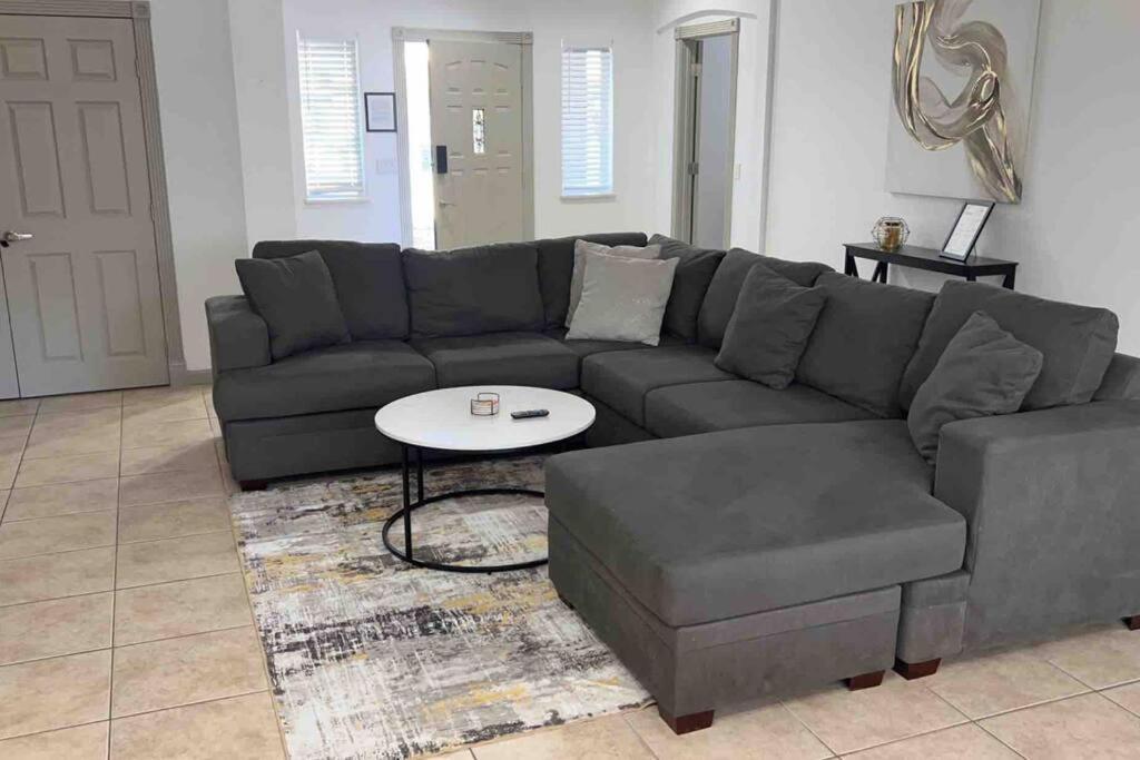 Spacious Getaway! Pool, Spa, Sleeps 9 Lake Havasu City Exterior foto