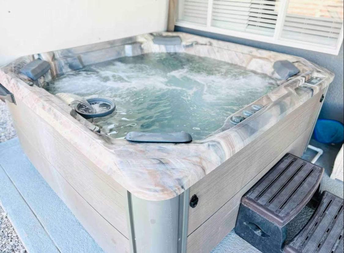 Spacious Getaway! Pool, Spa, Sleeps 9 Lake Havasu City Exterior foto